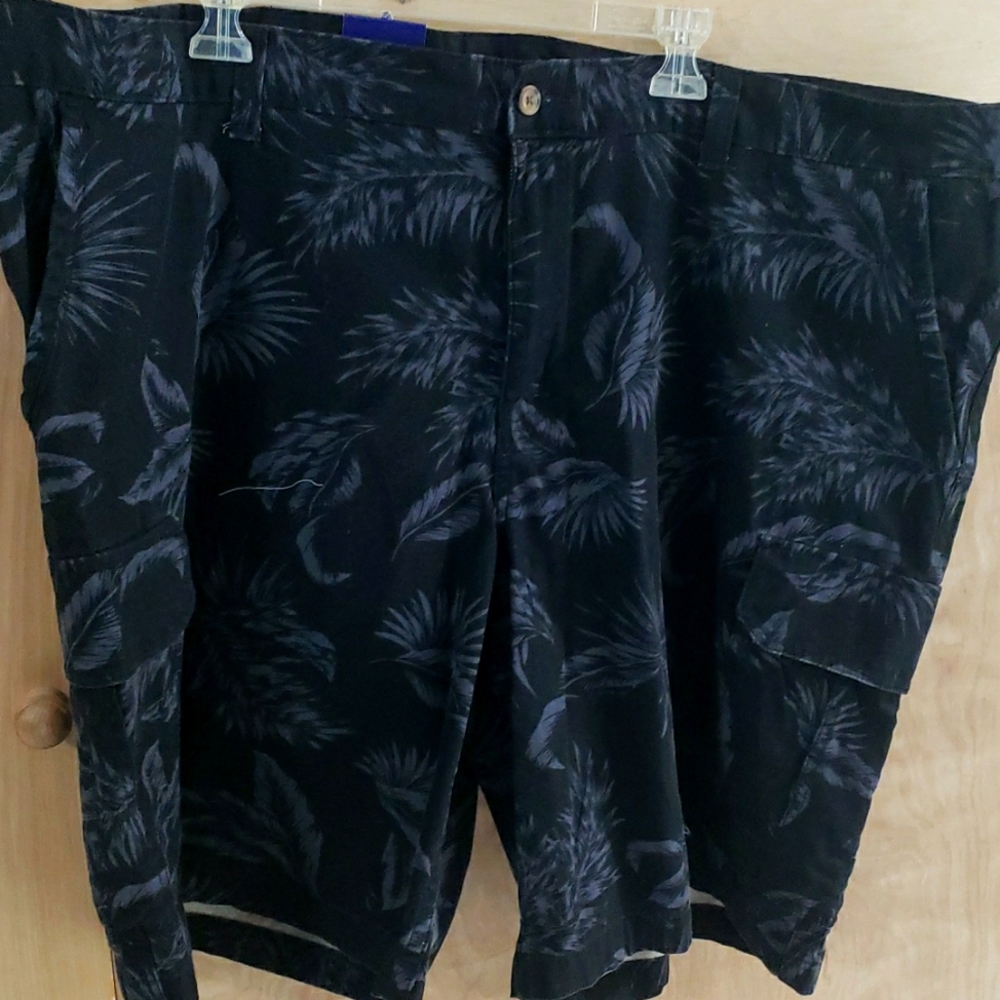 Tropical cargo shorts